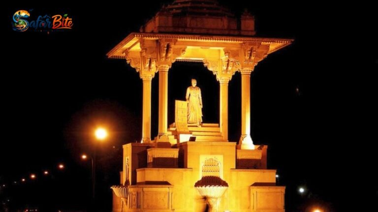 Statue Circle night chai stalls and cold coffee kiosks in Jaipur